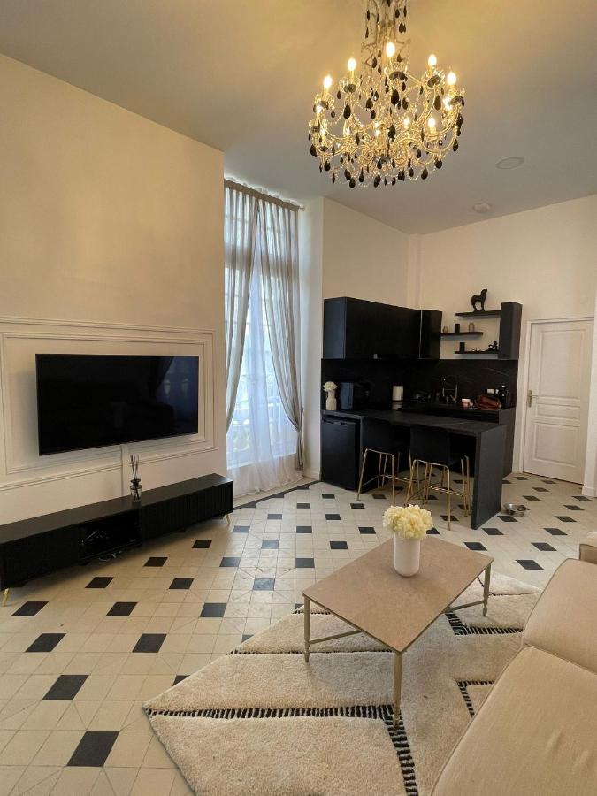 Romantique Jacuzzi, Au Chateau A 30 Min De Paris Limay Exterior foto